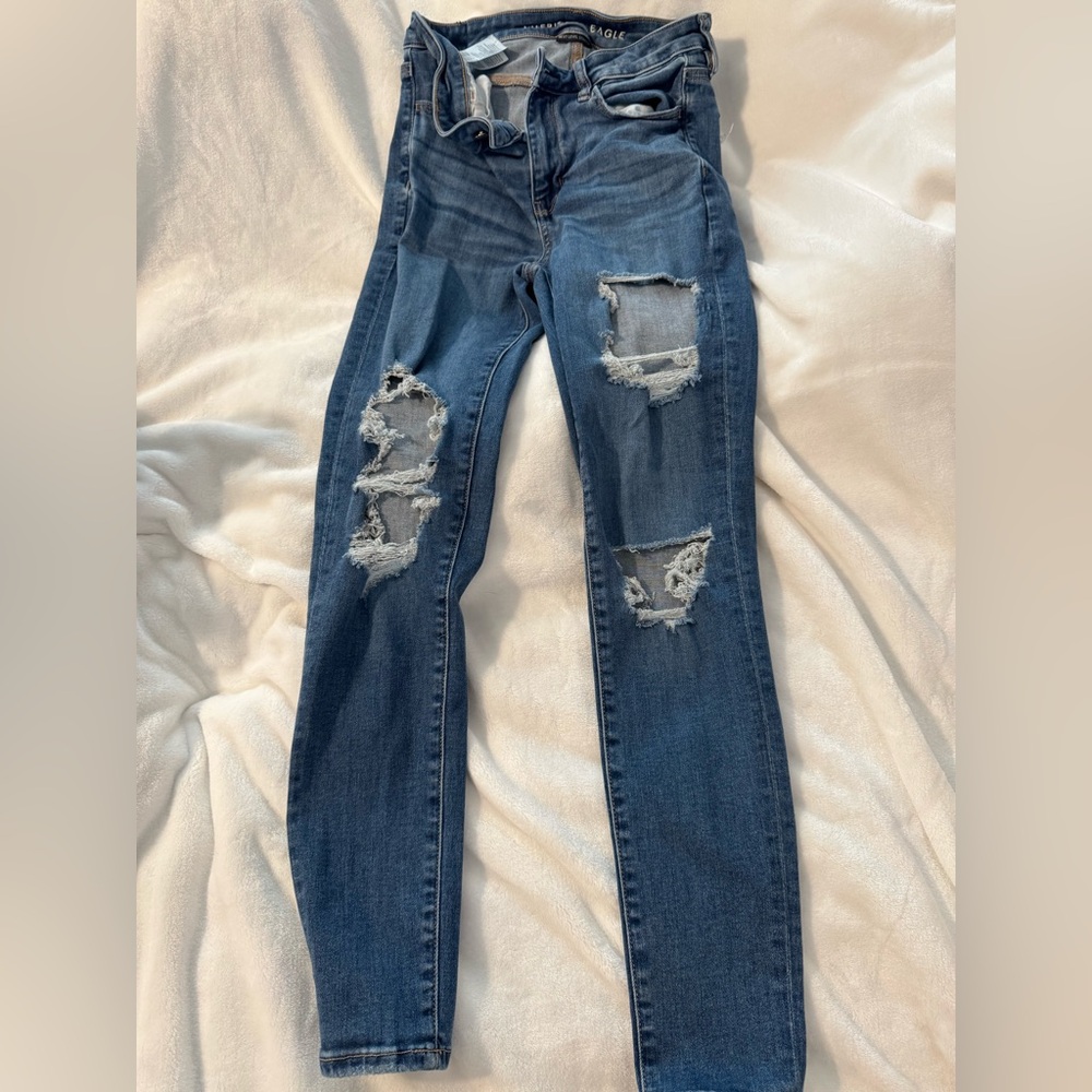 American Eagle distressed jeans